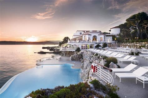 luxury beach hotels french riviera.